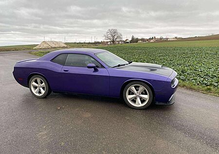 Dodge Challenger 5.7 V8 HEMI RT+