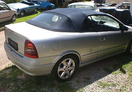 Opel Astra Cabrio 2.2 16V