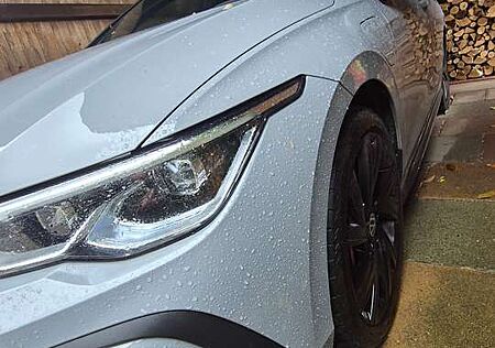 VW Golf GTE gebraucht kaufen VW Golf GTE Volkswagen Golf VIII Plug-In-Hybrid 1.4 eHybrid OPF DSG