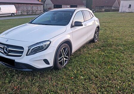 Mercedes-Benz GLA 200 HU/AU, Service, Panoramadach