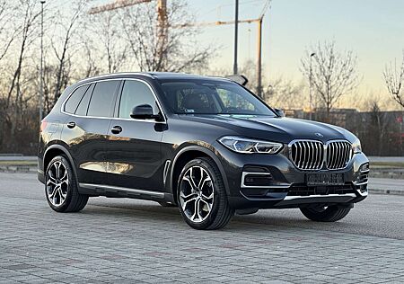 BMW X5 xDr 30d INTEGRAL Luft Keyless STHZ Pano Laser
