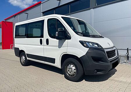 Peugeot Boxer 330 L1H1 Pro verglast BlueHDi 110