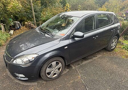 Kia Cee'd Ceed / 1.4 CVVT Vision