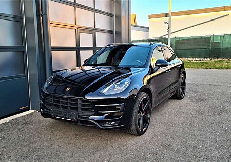 Porsche Macan Turbo Performance Carbon Pano LED Luftfed.