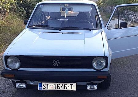 VW Golf Volkswagen (C)