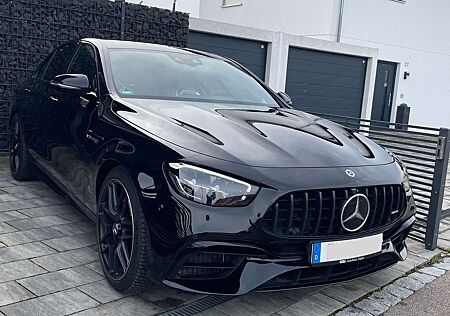 Mercedes-Benz E 63 AMG E 63 S AMG 4Matic+ V8 Biturbo, Sport, Night, Sound
