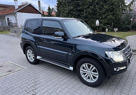 Mitsubishi Pajero 3.2 DI-D Automatik Diamant Edition