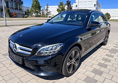 Mercedes-Benz C 300 T de 9G TRONIC/SPORT/COMAND/SHZ/LED/PANO/