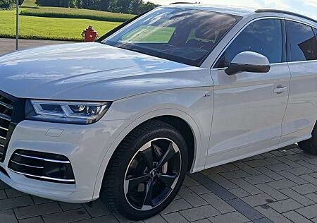 Audi Q5 50 TFSI e quattro S tronic sport