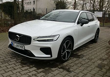 Volvo V60 T6 AWD Ultra Dark*Business-Paket*360Grad*B+W Sound