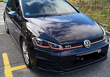 VW Golf GTI Volkswagen (BlueMotion Technology)