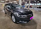 VW Passat Variant Volkswagen 2.0 TDI SCR DSG Highline