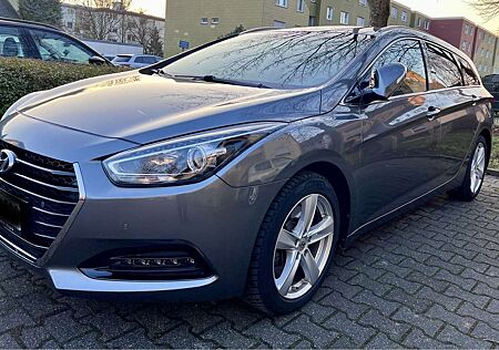 Hyundai i40 Kombi blue 1.7 CRDi DCTStyle