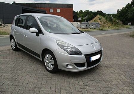 Renault Scenic 1.6 16V 110 TomTom Edition