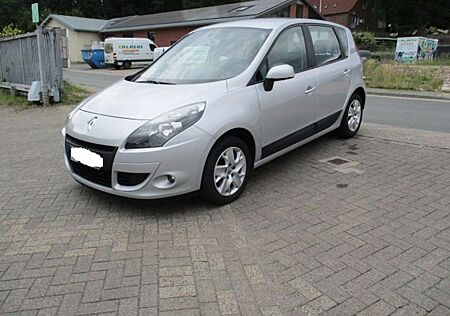 Renault Scenic 1.6 16V 110 TomTom Edition