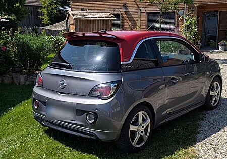 Opel Adam Sport-Edition mit Ledersitzen, Spoiler, Bluetooth