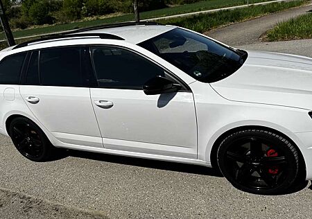 Skoda Octavia Combi 2.0 TSI DSG RS
