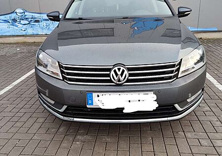 VW Passat Volkswagen 2.0 TDI DSG BlueMotion Technology Exclusive