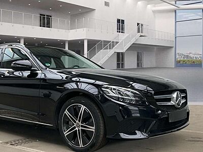Mercedes-Benz C 300 e T AVANTGARDE LED/T.LEDER//SHZ/NAVI+DAB/RFK/AHK