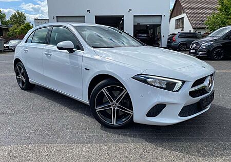 Mercedes-Benz A 250 e 8G-DCT Style+VOLL LED+MBUX+NAVI