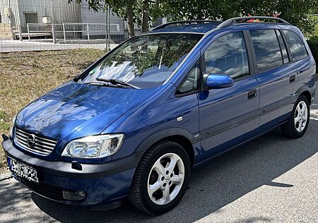 Opel Zafira 2.2Elegance
