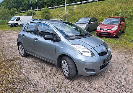 Toyota Yaris Cool 5-türig Klima M+S Gepflegt