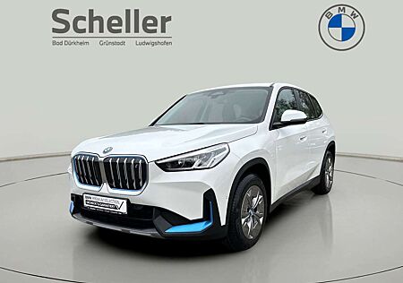 BMW iX1 gebraucht kaufen BMW iX1 xDrive30 DAB Parkassistent Shz