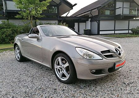 Mercedes-Benz SLK 200 Aut. Xen,Led. braun,PDC,Airscarf,H.Achse neu