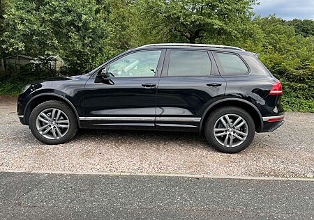 VW Touareg Volkswagen 3.0 TDI R-Line Xenon Navi Pano Temp Kam