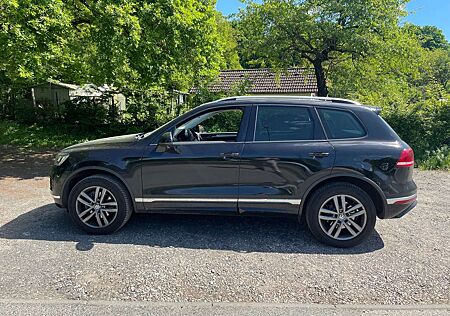 VW Touareg Volkswagen 3.0 TDI R-Line Xenon Navi Pano Temp Kam