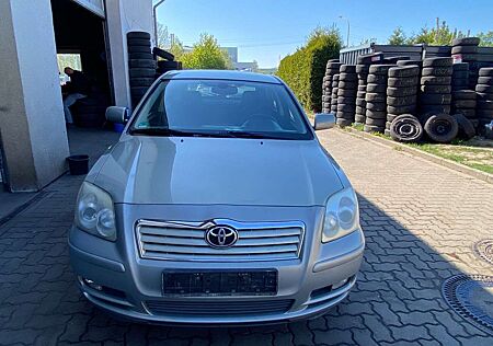 Toyota Avensis 2.0 Executive Liftback/Automatik/Klima/