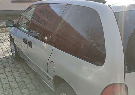 Chrysler Voyager 2.4 LE