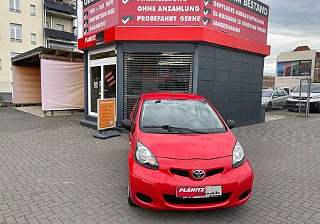 Toyota Aygo Basis / Navigation / Allwetterräder