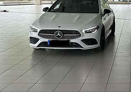 Mercedes-Benz CLA 220 Shooting Brake 8G-DCT AMG Line Full Ausstattung