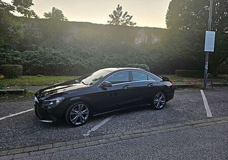 Mercedes-Benz CLA 200 7G-DCT Urban