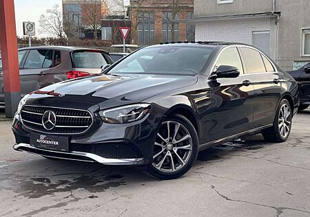 Mercedes-Benz E 300 de Lim.*SCHIEBEDACH*R-KAMERA*AMBIENTE*NAVI*