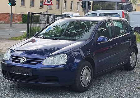 VW Golf Volkswagen Trendline. Neue TÜV