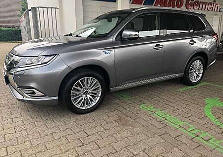 Mitsubishi Outlander PHEV PLUS mit FA-Paket 2.4