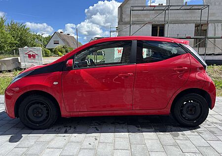 Toyota Aygo x-play touch