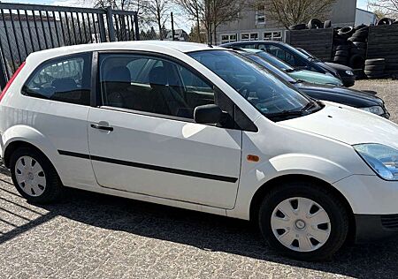 Ford Fiesta Ambiente Halbautomatik - FRÜHJAHRSPUTZ
