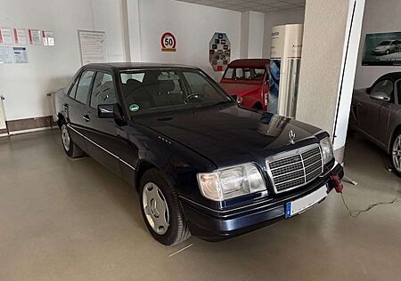 Mercedes-Benz E 200 E-Klasse