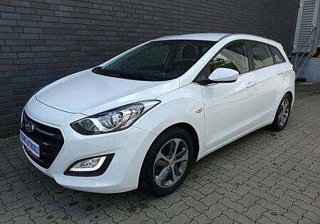 Hyundai i30 cw Automatik/Klima/Sitzheiz/Tempomat