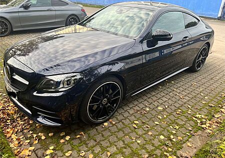 Mercedes-Benz C 220 Coupé AMG+Navi+Kamera+Apple