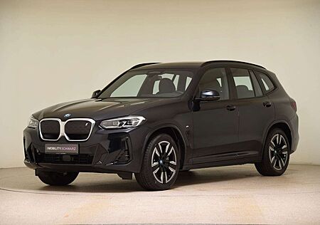 BMW iX3 Inspiring DrivingAssProf ACC Pano WLAN Navi