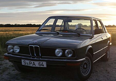 BMW 528i 528