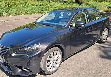 Lexus IS 300 IS 300h