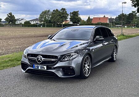 Mercedes-Benz E 63 AMG S 4Matic+ T BUR STHZG MASS PANO BUR AHK SZLÜFT