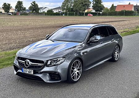 Mercedes-Benz E 63 AMG S 4Matic+ T BUR STHZG MASS PANO BUR AHK SZLÜF GAR
