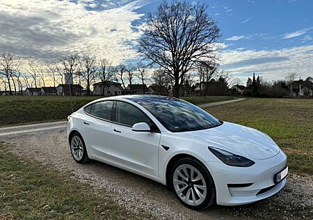 Tesla Model 3 Standard Reichweite Plus Hinterradantrieb