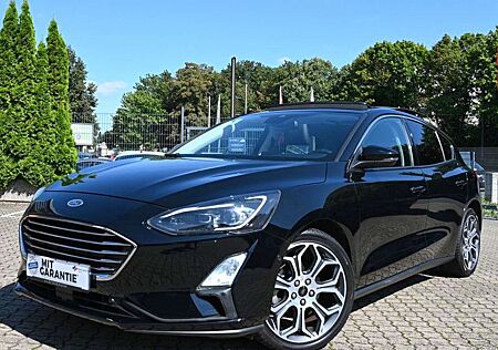 Ford Focus 1.0 Titanium PanoSD Leder Navi B&O LED Cam